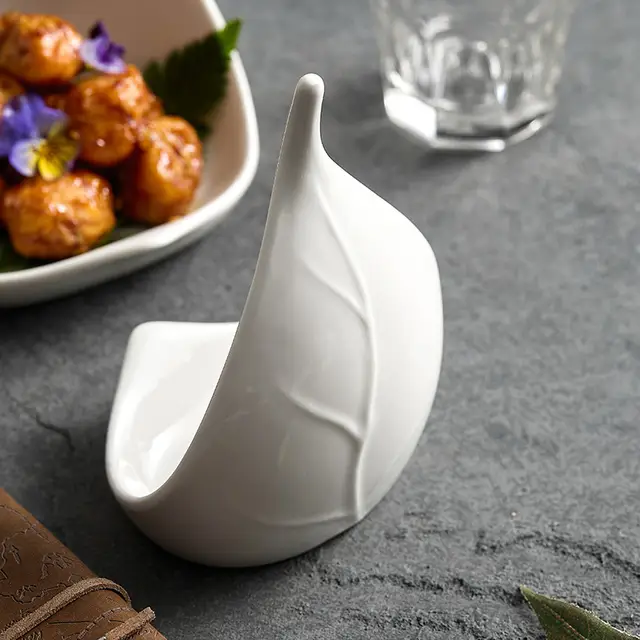 ETERNA LEAF CERAMIC SERVING DISH