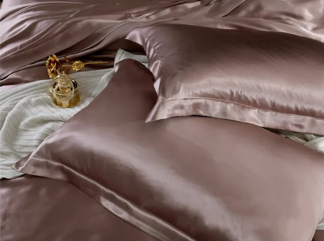 CLEOPATRA 4 PIECE SILK BEDDING SET