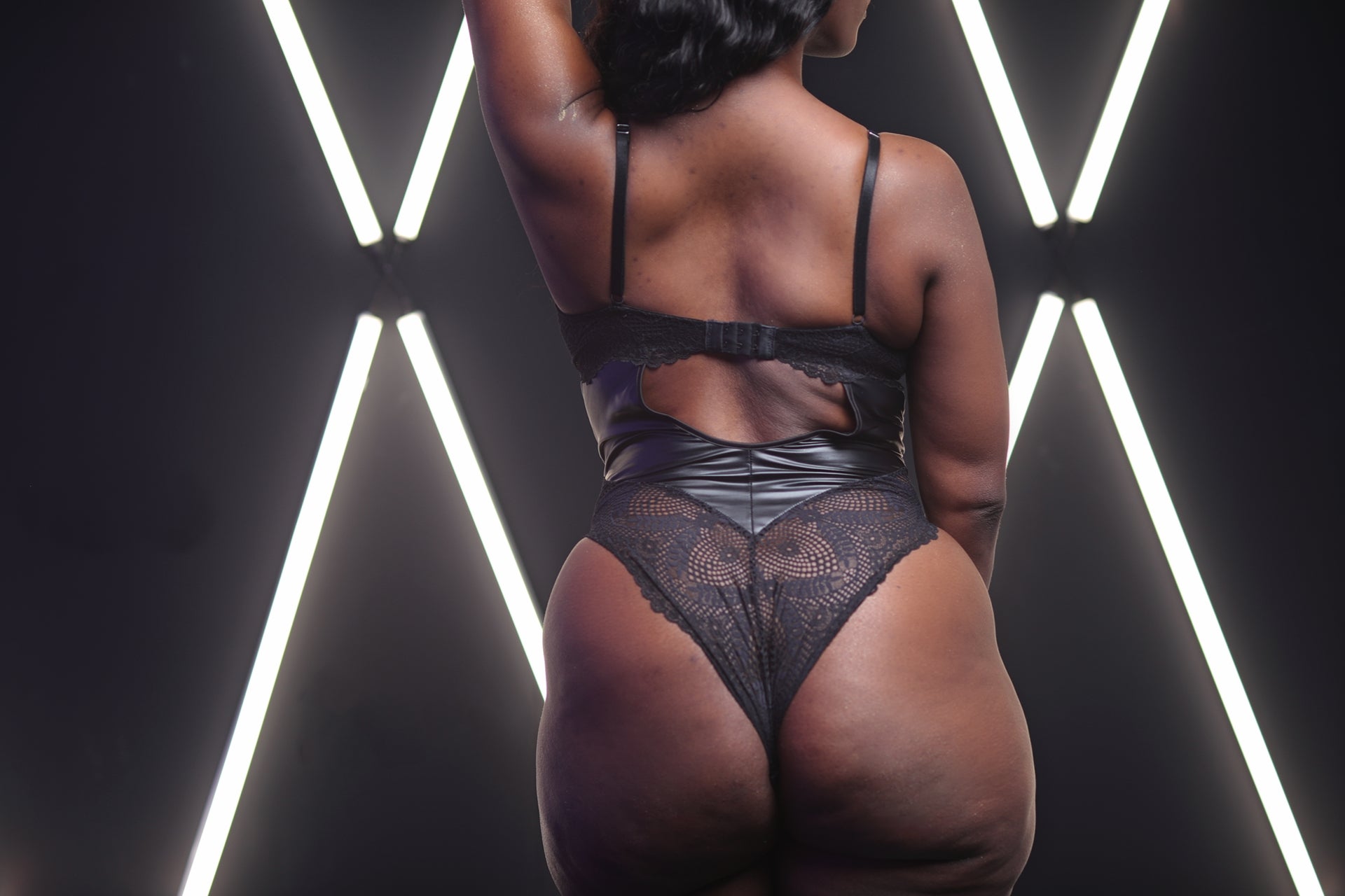 BODY EXOTICA DE PIEL VEGANA Y ENCAJE
