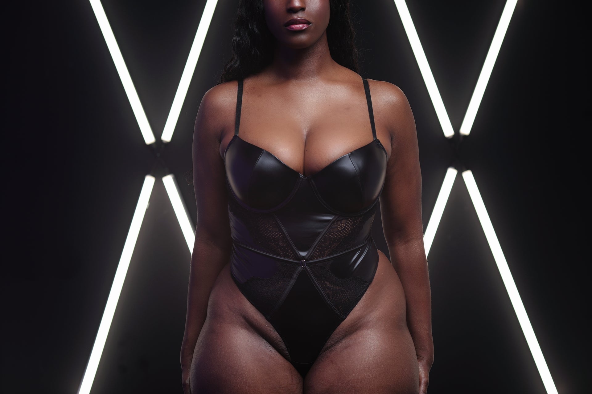BODY EXOTICA DE PIEL VEGANA Y ENCAJE