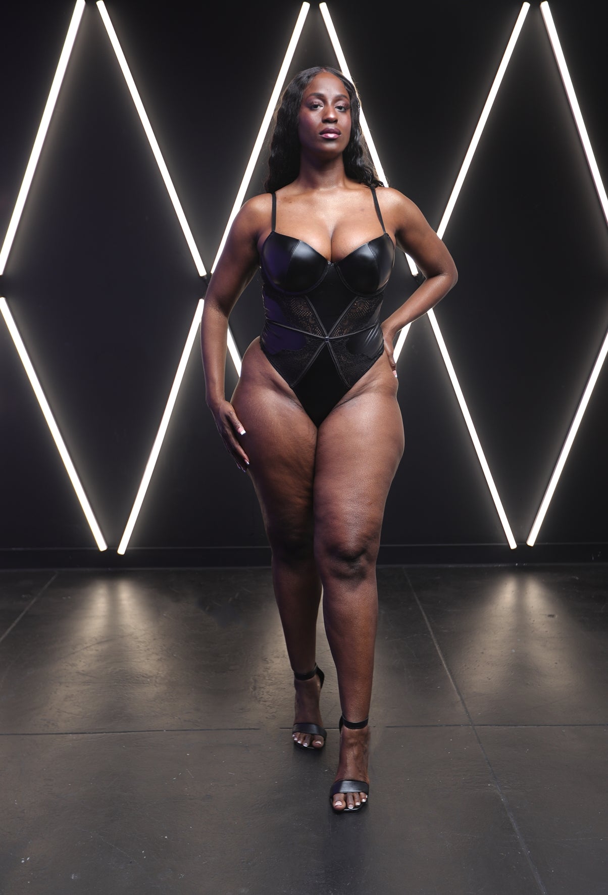 BODY EXOTICA DE PIEL VEGANA Y ENCAJE